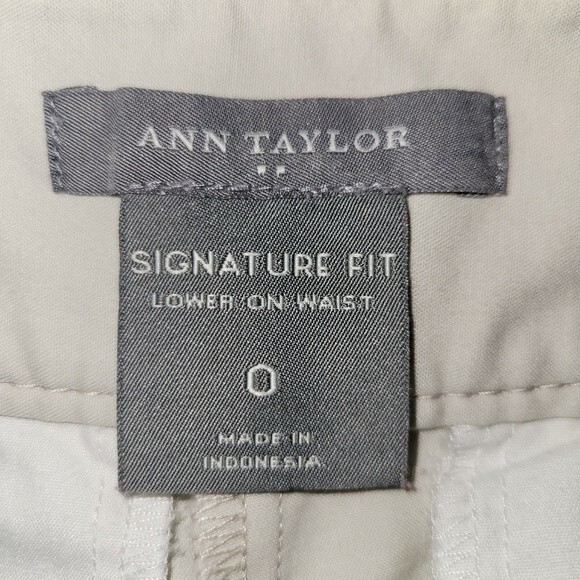 Ann Taylor signature fit cream beige size 0 Bermuda shorts - Picture 3 of 8